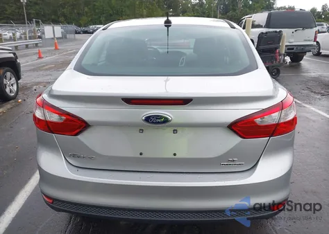 2014 Ford Focus Se z USA, uszkodzony, nr VIN 1FADP3F24EL124419